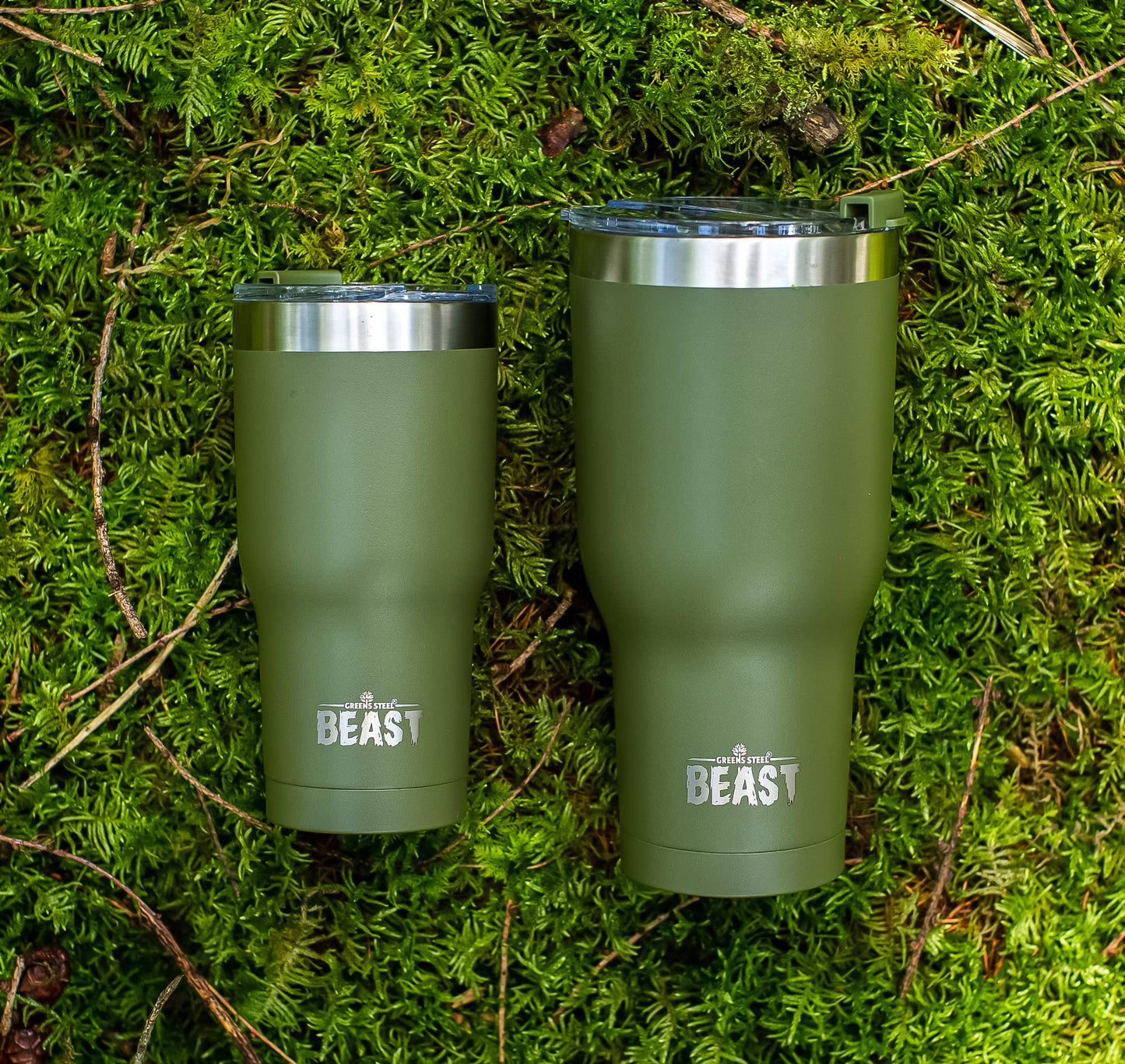 BEAST Termo Café para Llevar - 900ml I Verde militar I Taza Térmica de Acero Inoxidable Reusable I Taza Viajera de Doble Pared al Vacío I 2 Pajitas y Cepillo de Limpieza I para Café Frío o Caliente